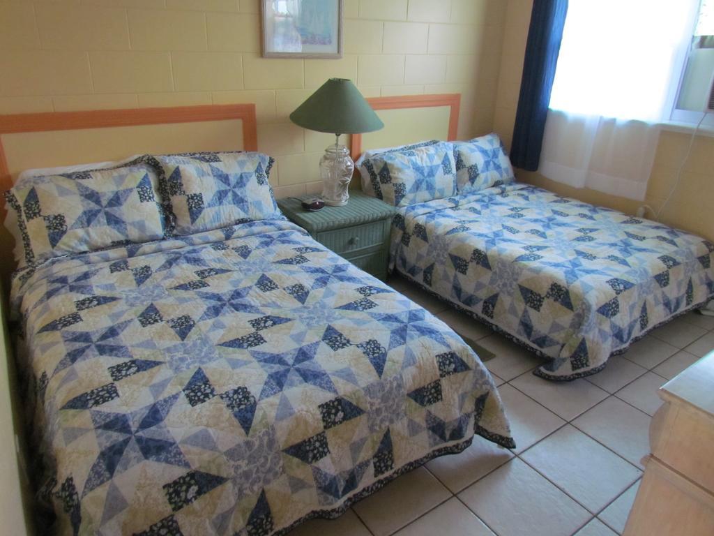 Pelican Post - Bradenton Beach Motel Bagian luar foto