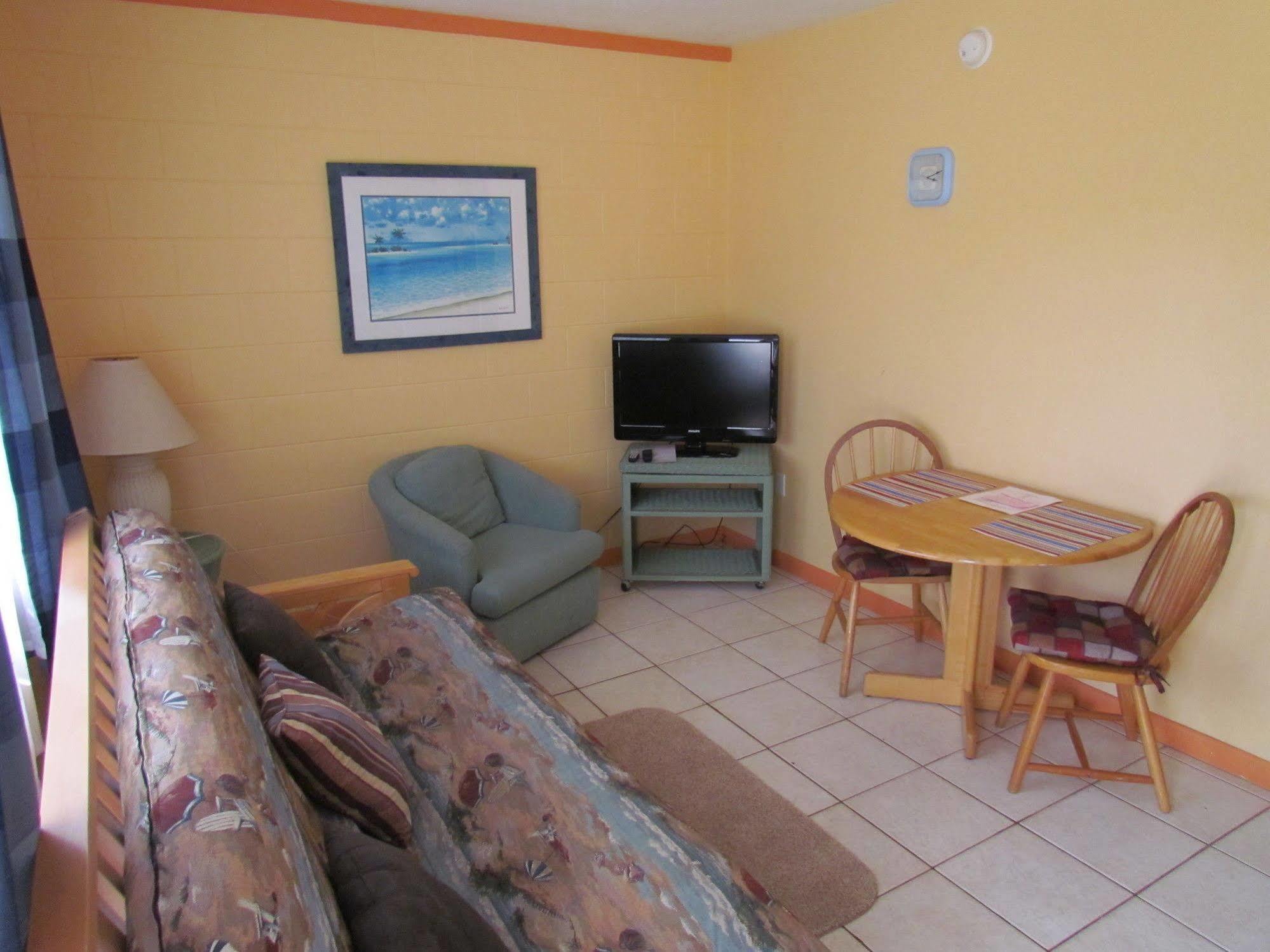 Pelican Post - Bradenton Beach Motel Bagian luar foto