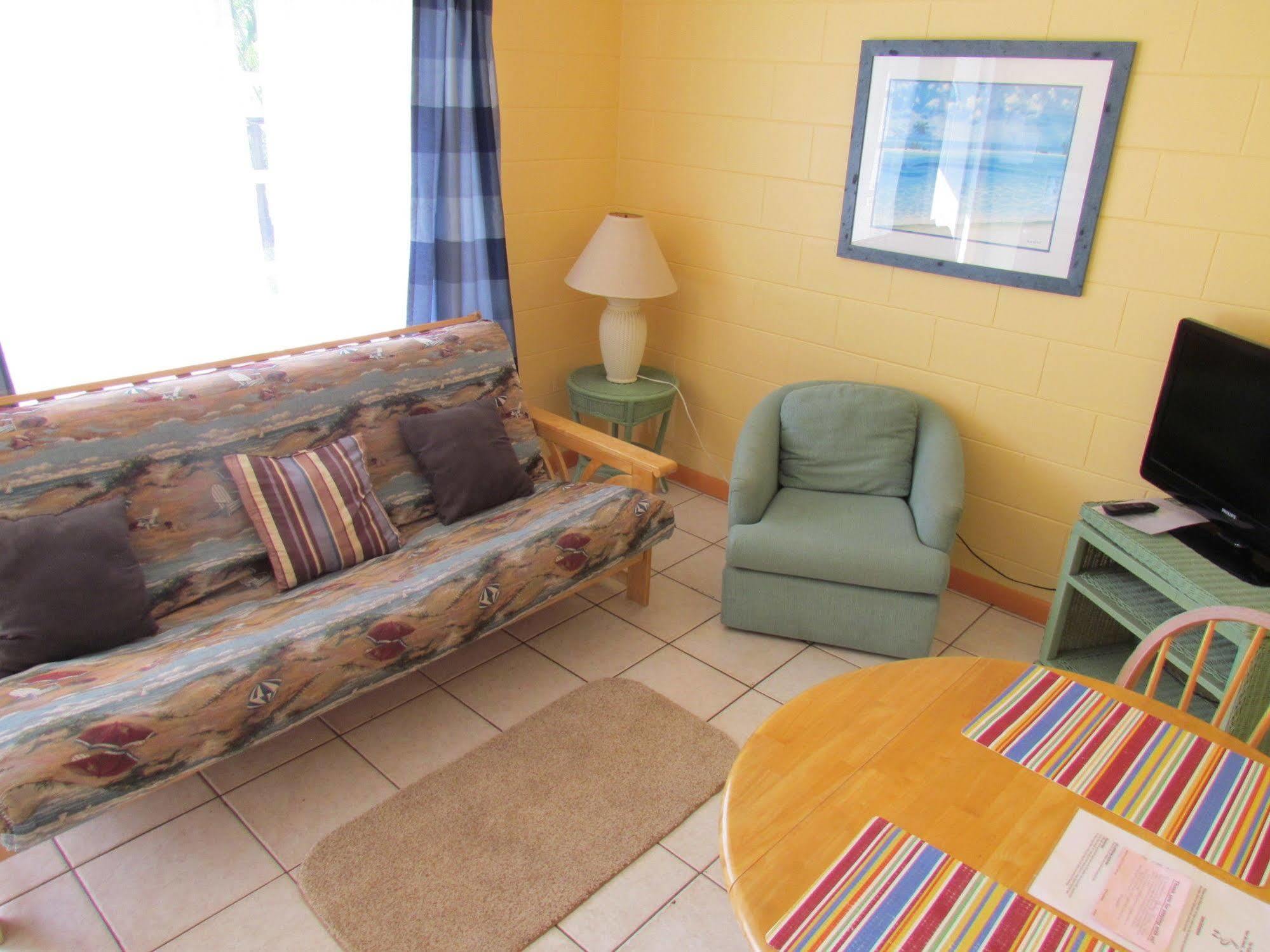 Pelican Post - Bradenton Beach Motel Bagian luar foto