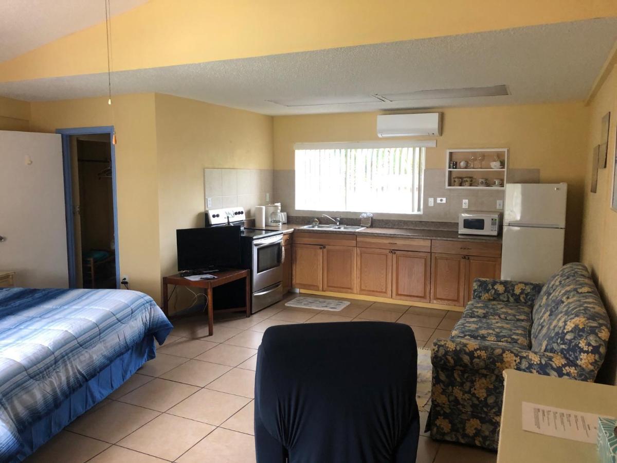 Pelican Post - Bradenton Beach Motel Bagian luar foto