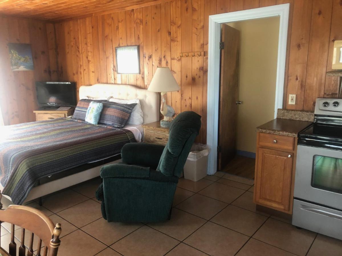 Pelican Post - Bradenton Beach Motel Bagian luar foto