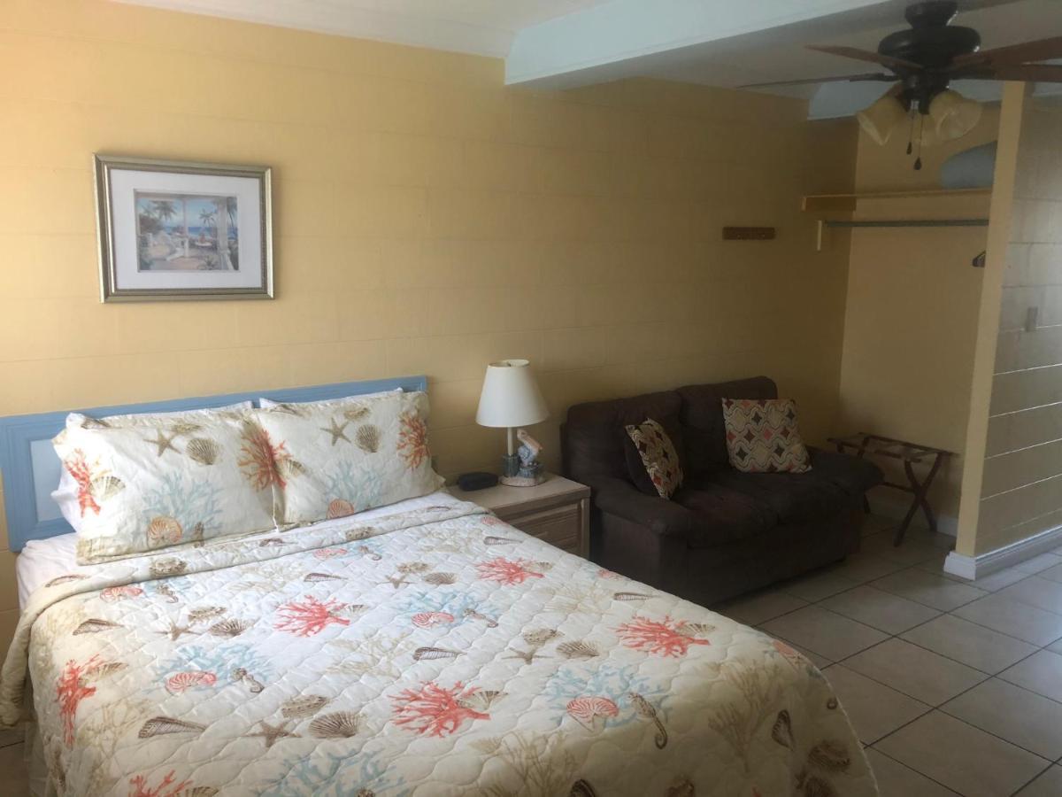 Pelican Post - Bradenton Beach Motel Bagian luar foto