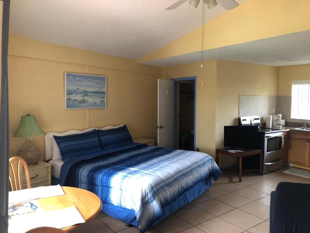Pelican Post - Bradenton Beach Motel Bagian luar foto