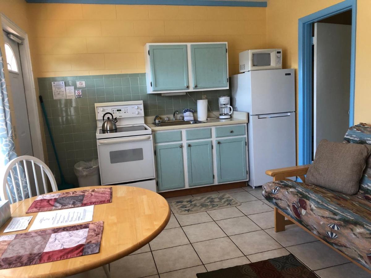 Pelican Post - Bradenton Beach Motel Bagian luar foto